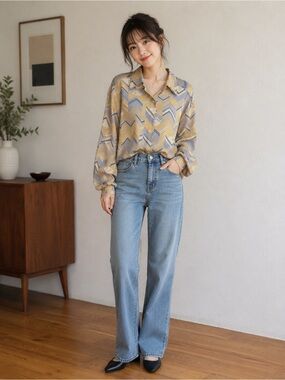 Vintage Japanese silk Blouse in beige and blue